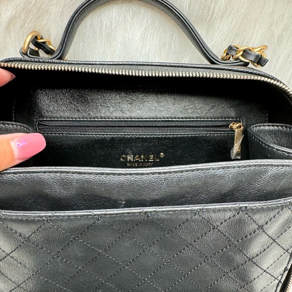 #2560OA MD Black Chanel Filigree Vanity Case - Picture 10 of 13